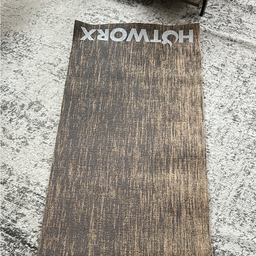 HOTWORX mat and towel